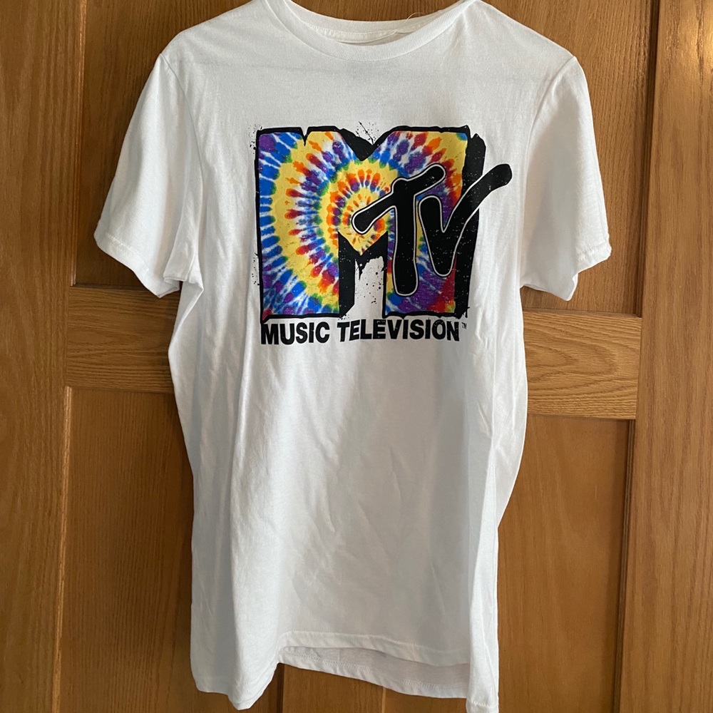 NEW MTV graphic tee